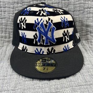 New York Yankees MLB Razor Fitted Hat All Over Striped Logo Pattern Size 7 1/2